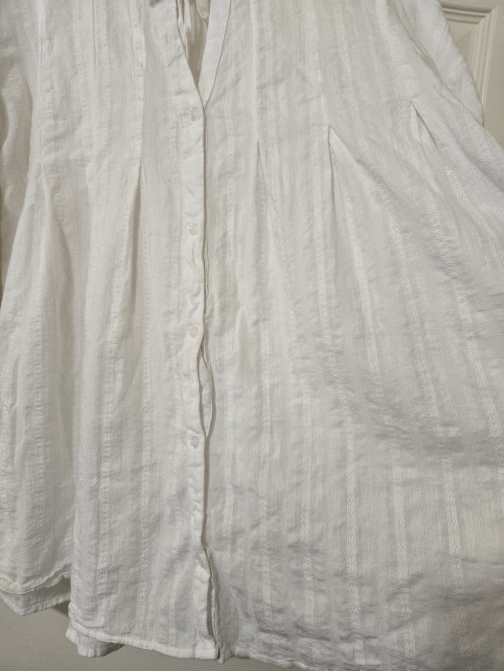Umgee White 100% Cotton Button-Front Gauze Tunic with Scoop Tie - Picture 3 of 9